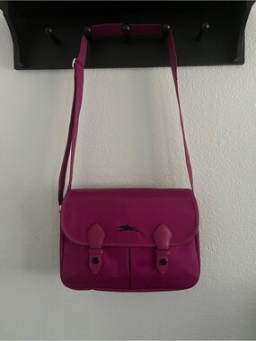 Like New! Longchamp Le Pliage Crossbody Messenger Bag in Fuschia